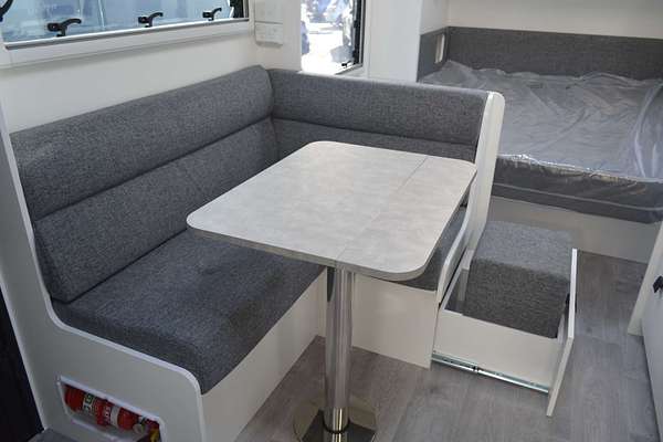 2025 New Age Manta Ray 16ft Embark