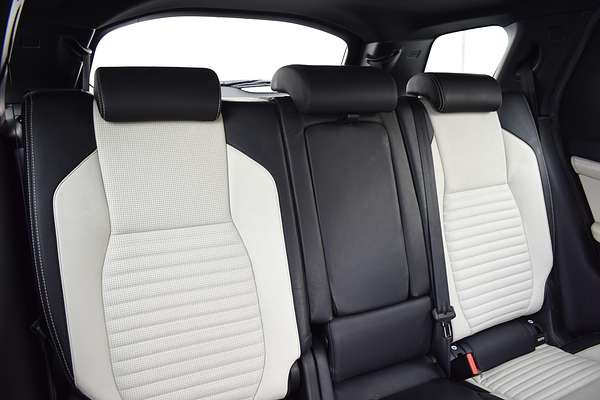 2021 Land Rover Discovery Sport D165 R-Dynamic S L550