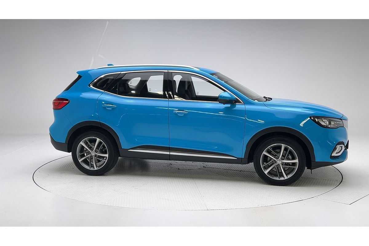 2022 MG HS Essence SAS23