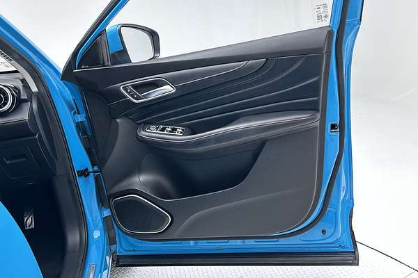 2022 MG HS Essence SAS23