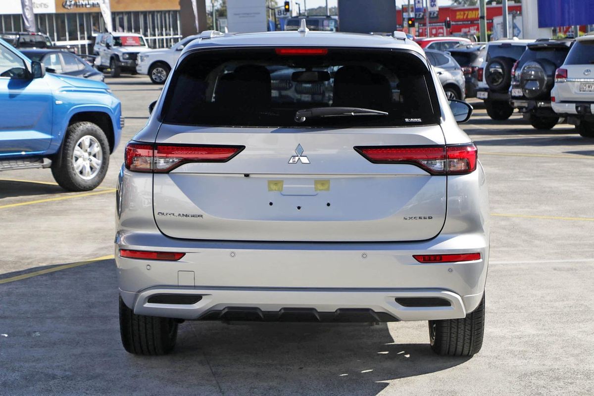 2024 Mitsubishi Outlander Exceed ZM
