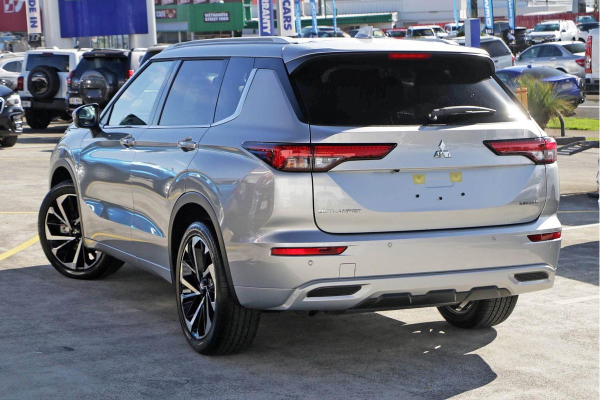 2024 Mitsubishi Outlander Exceed ZM