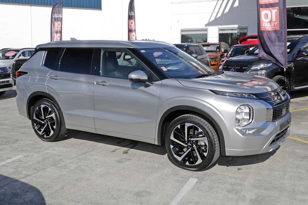2024 Mitsubishi Outlander Exceed ZM