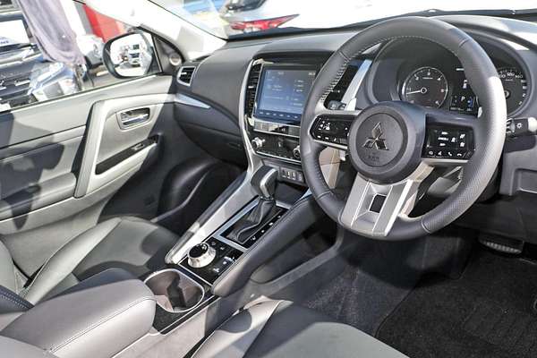 2024 Mitsubishi Pajero Sport GLS QG