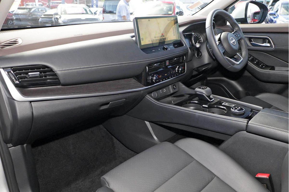 2024 Nissan X-TRAIL ST-L T33