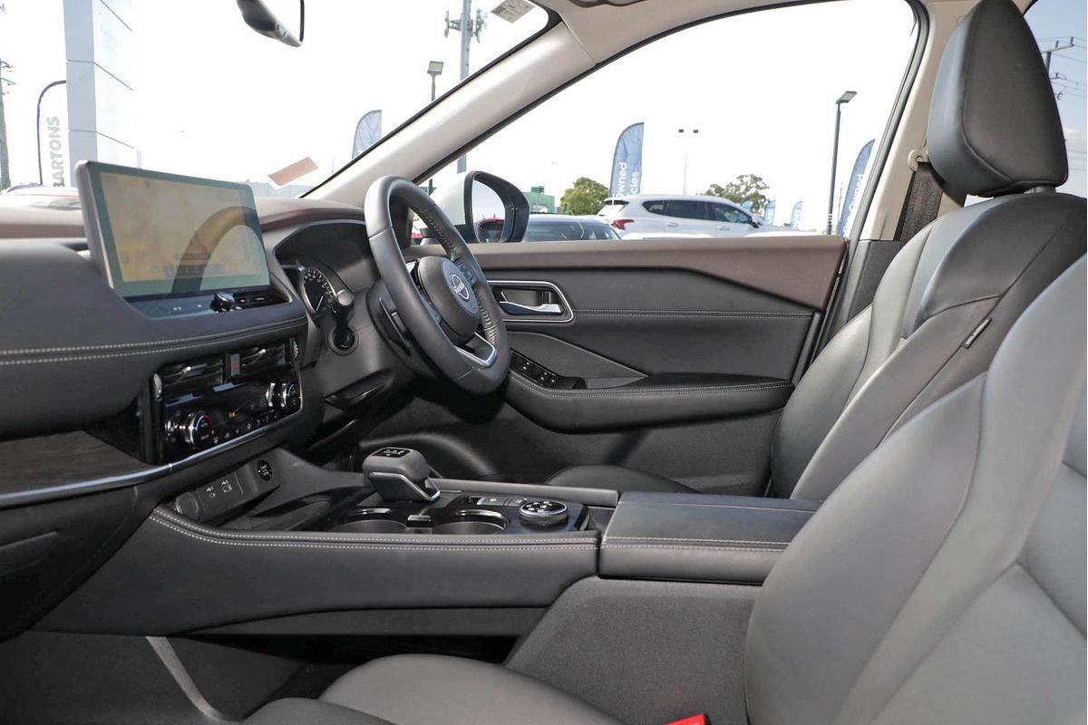 2024 Nissan X-TRAIL ST-L T33