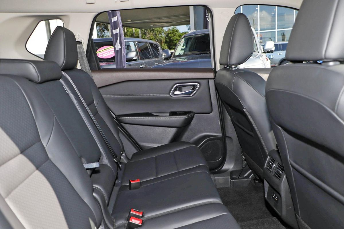 2024 Nissan X-TRAIL ST-L T33