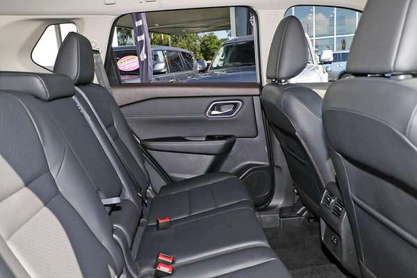 2024 Nissan X-TRAIL ST-L T33