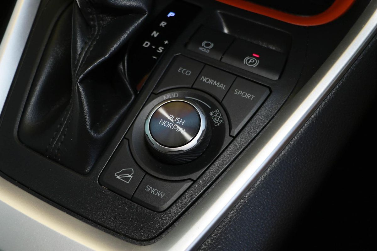 2020 Toyota RAV4 Edge AXAA54R