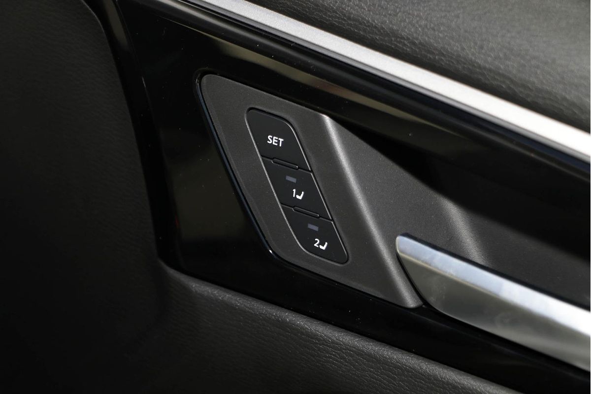 2024 Mitsubishi Outlander Exceed ZM