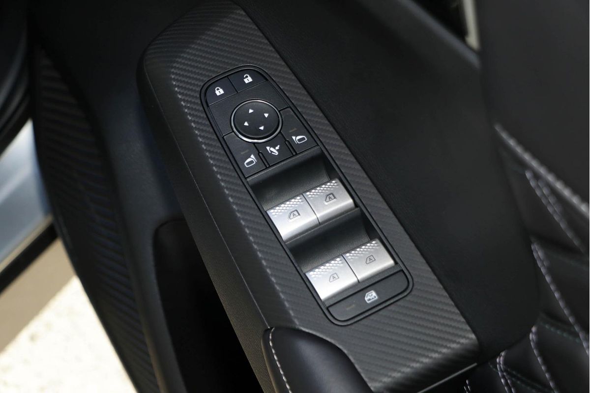 2024 Mitsubishi Outlander Exceed ZM