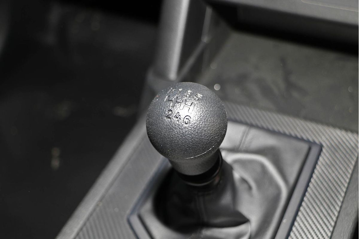2025 Mitsubishi Triton GLX MV 4X4