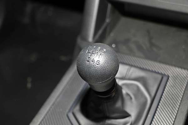 2025 Mitsubishi Triton GLX MV 4X4