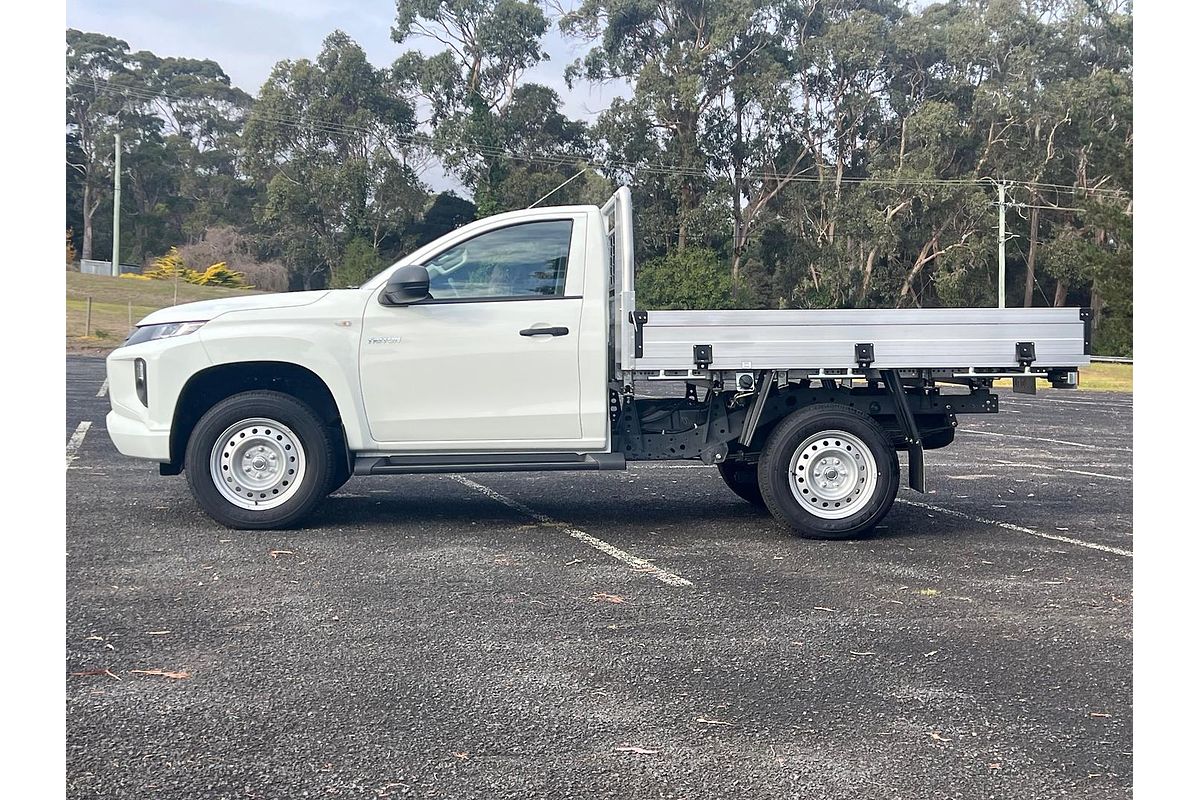 2023 Mitsubishi Triton GLX MR 4X4