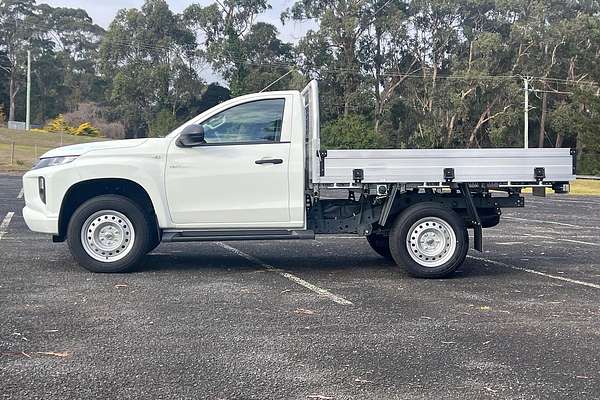 2023 Mitsubishi Triton GLX MR 4X4