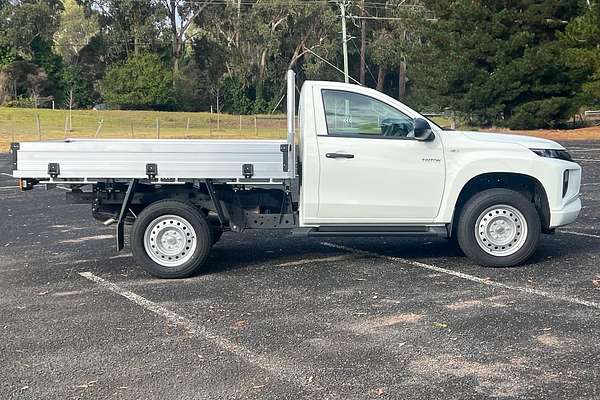 2023 Mitsubishi Triton GLX MR 4X4