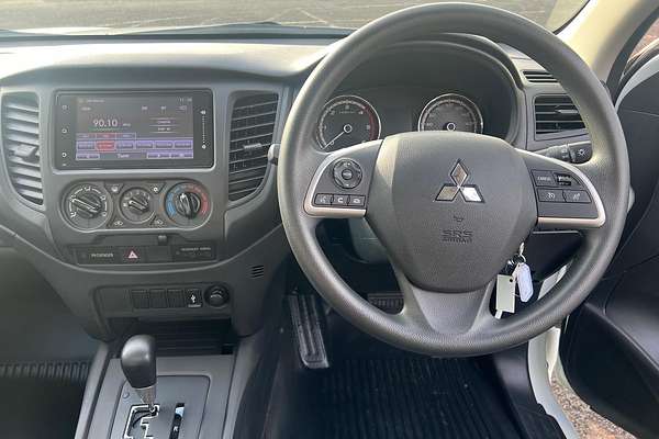 2023 Mitsubishi Triton GLX MR 4X4