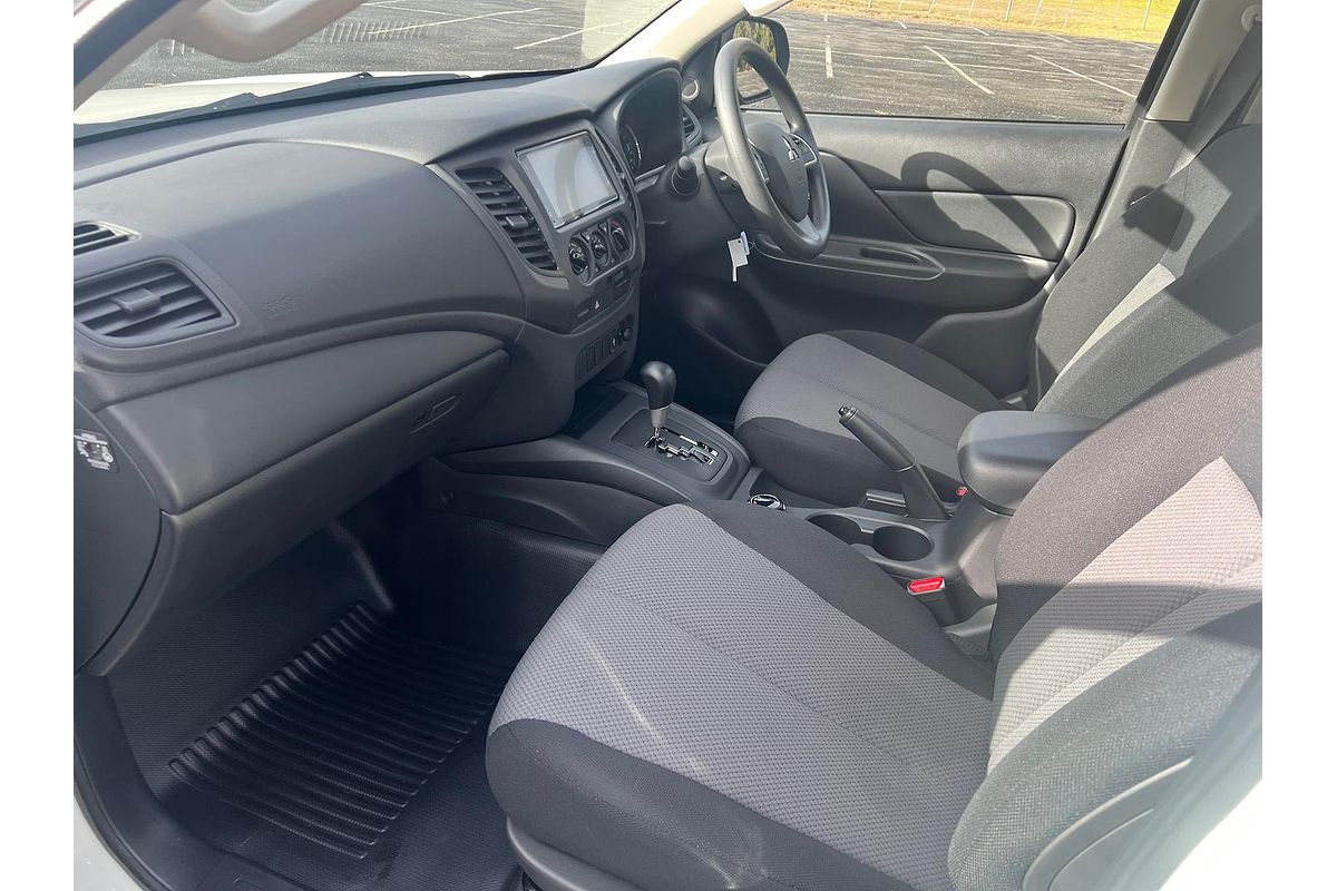 2023 Mitsubishi Triton GLX MR 4X4