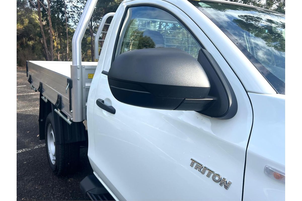 2023 Mitsubishi Triton GLX MR 4X4