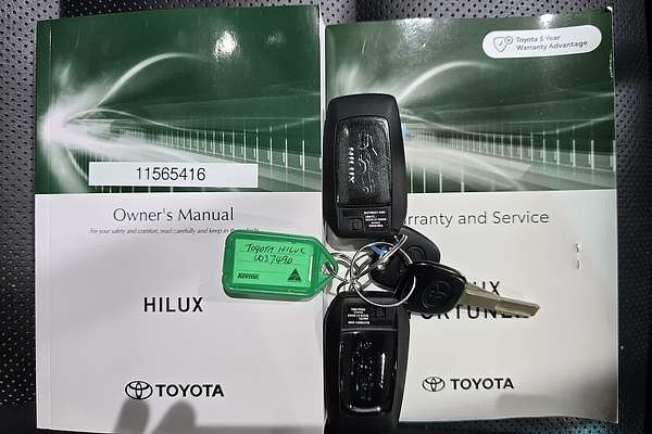 2024 Toyota Hilux Rogue 48V GUN126R 4X4