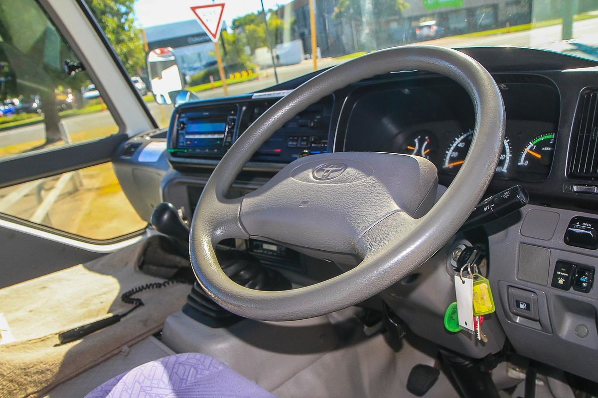 2010 Toyota Coaster XZB50R