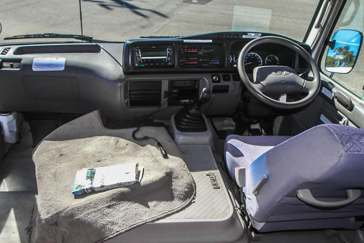 2010 Toyota Coaster XZB50R