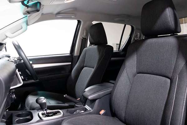 2022 Toyota Hilux SR5 GUN126R 4X4