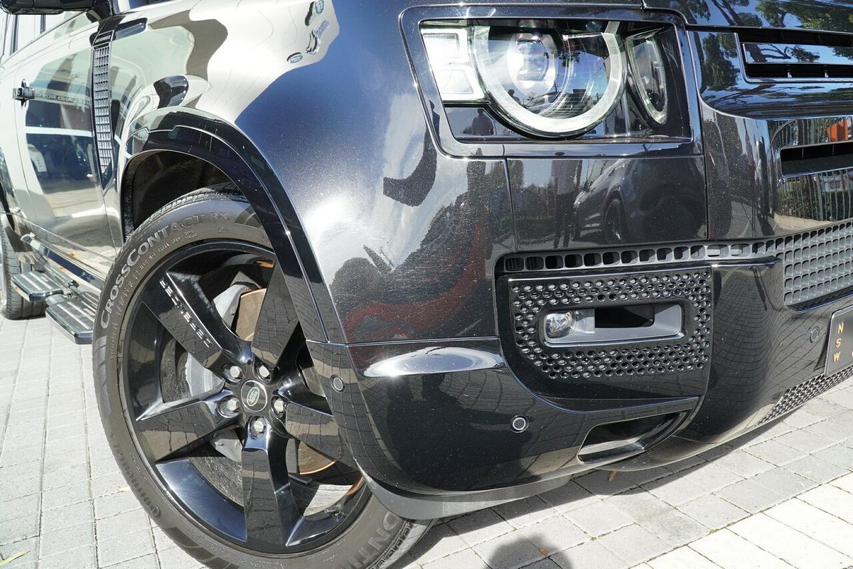 2023 Land Rover Defender 110 D300 X-Dynamic HSE L663