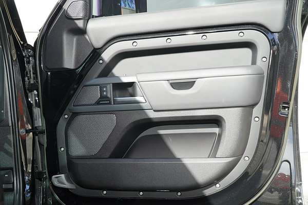 2023 Land Rover Defender 110 D300 X-Dynamic HSE L663