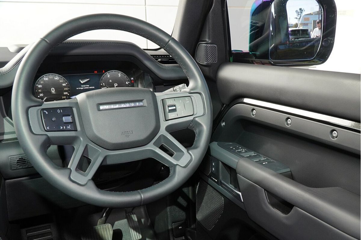 2023 Land Rover Defender 110 D300 X-Dynamic HSE L663