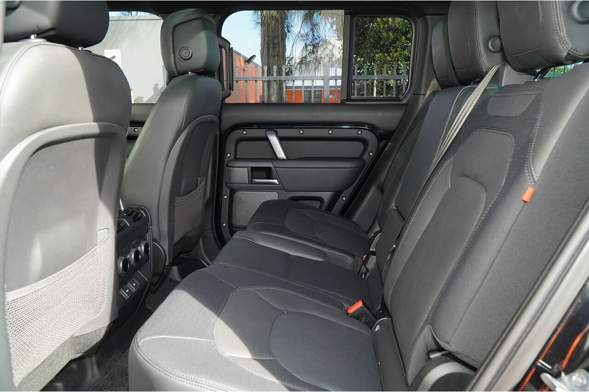 2023 Land Rover Defender 110 D300 X-Dynamic HSE L663