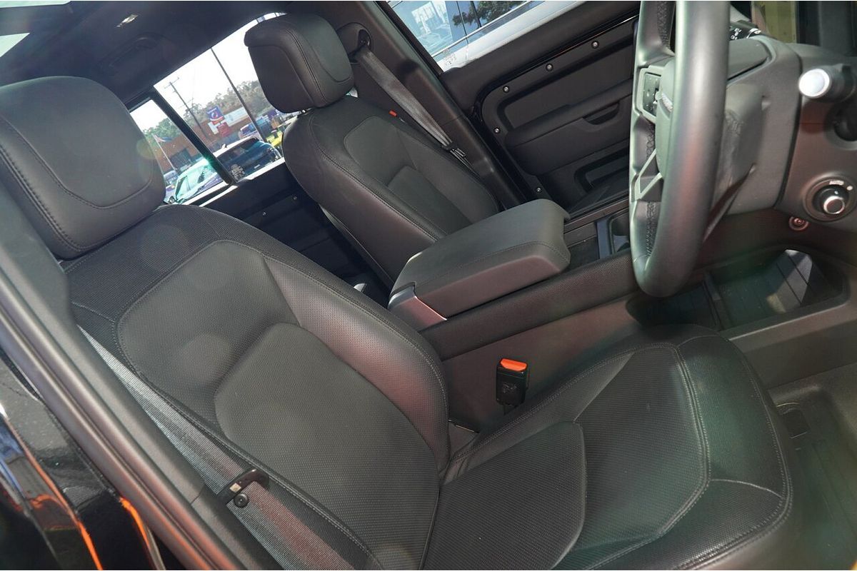 2023 Land Rover Defender 110 D300 X-Dynamic HSE L663
