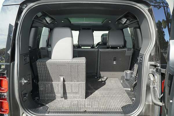 2023 Land Rover Defender 110 D300 X-Dynamic HSE L663