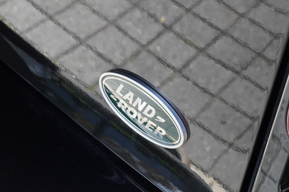 2023 Land Rover Defender 110 D300 X-Dynamic HSE L663