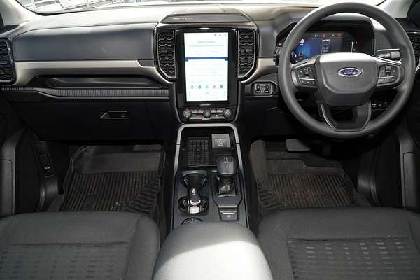 2024 Ford Everest Ambiente 2.0L