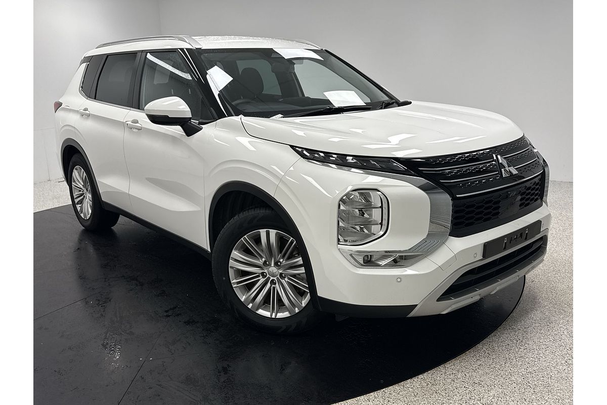 2023 Mitsubishi Outlander LS ZM