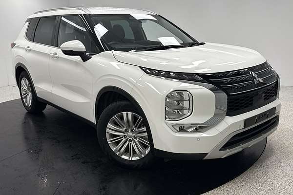 2023 Mitsubishi Outlander LS ZM