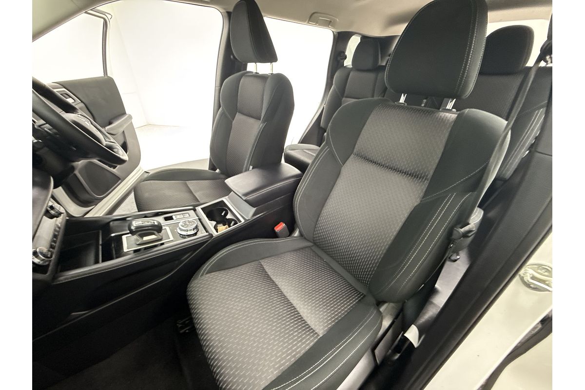 2023 Mitsubishi Outlander LS ZM