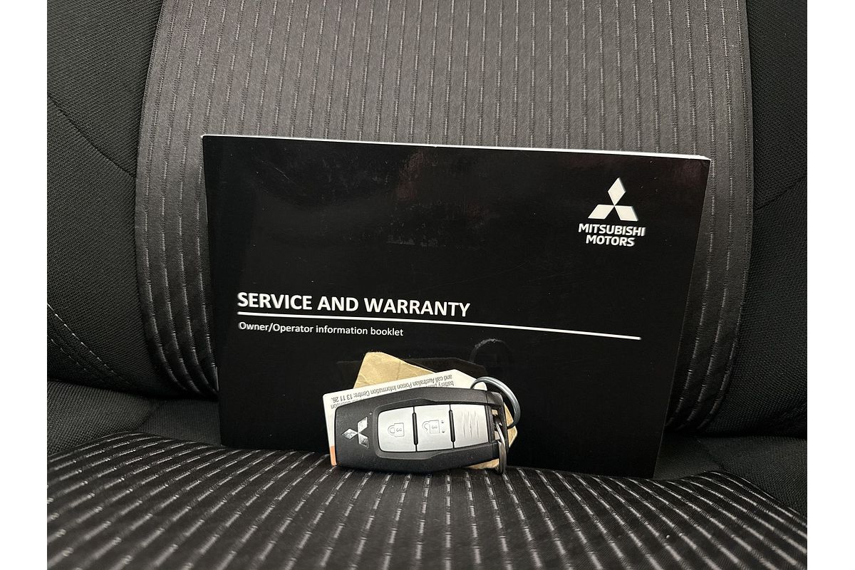 2023 Mitsubishi Outlander LS ZM