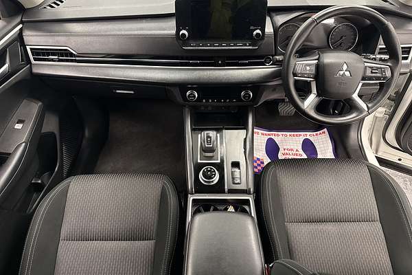 2023 Mitsubishi Outlander LS ZM