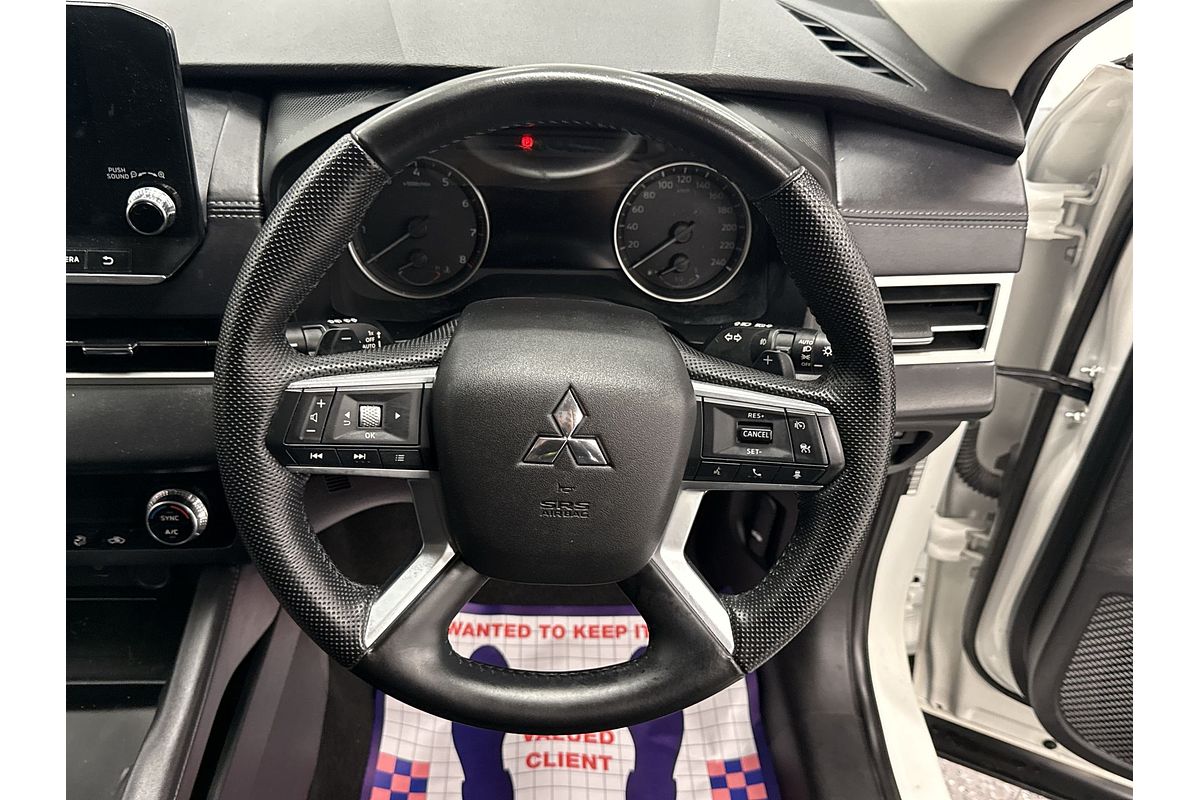 2023 Mitsubishi Outlander LS ZM