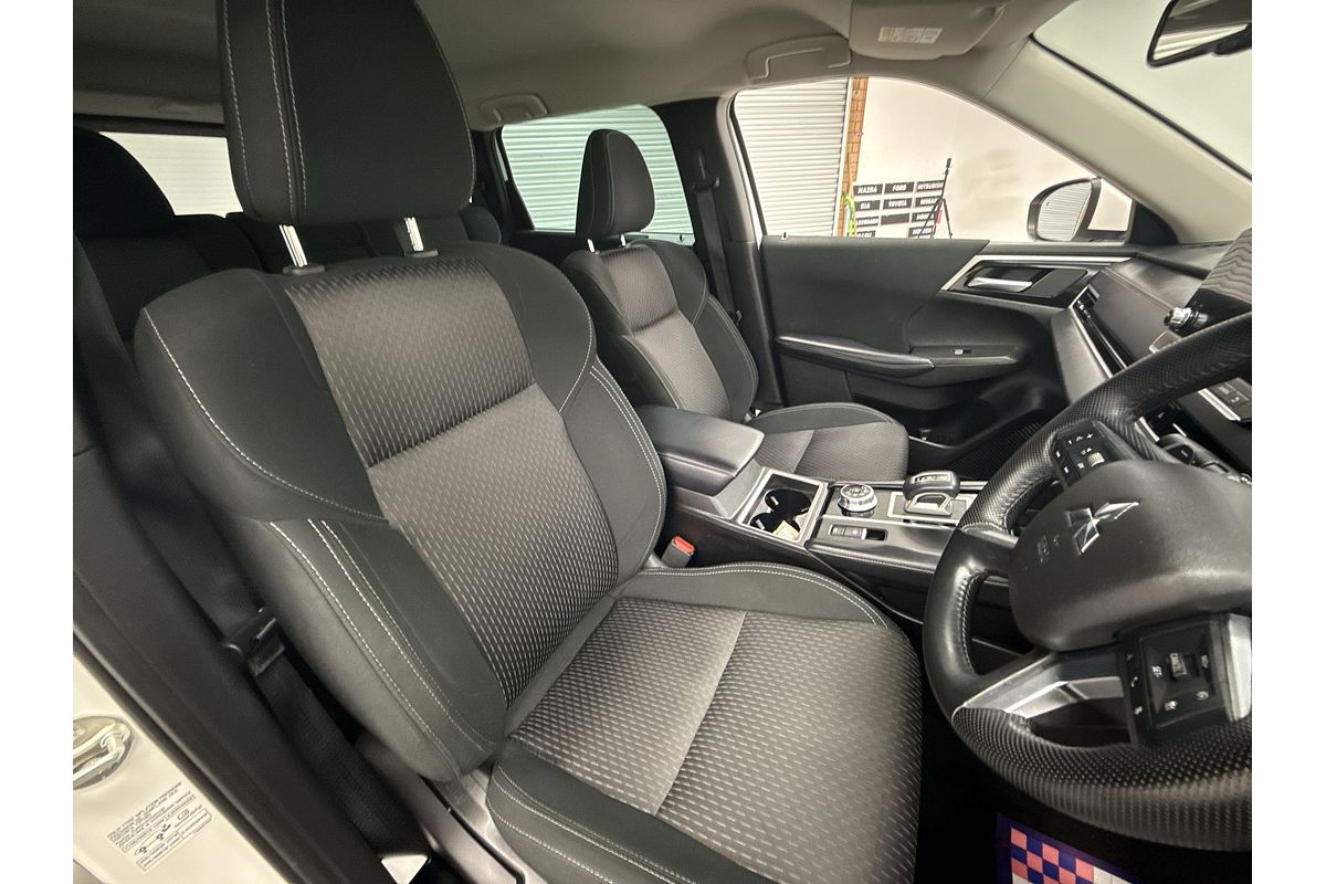 2023 Mitsubishi Outlander LS ZM
