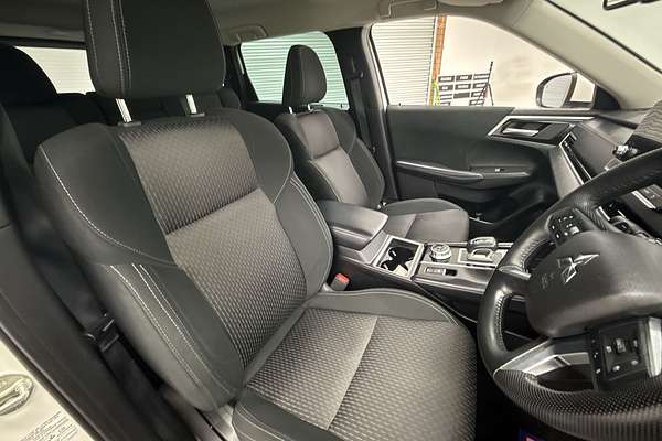 2023 Mitsubishi Outlander LS ZM