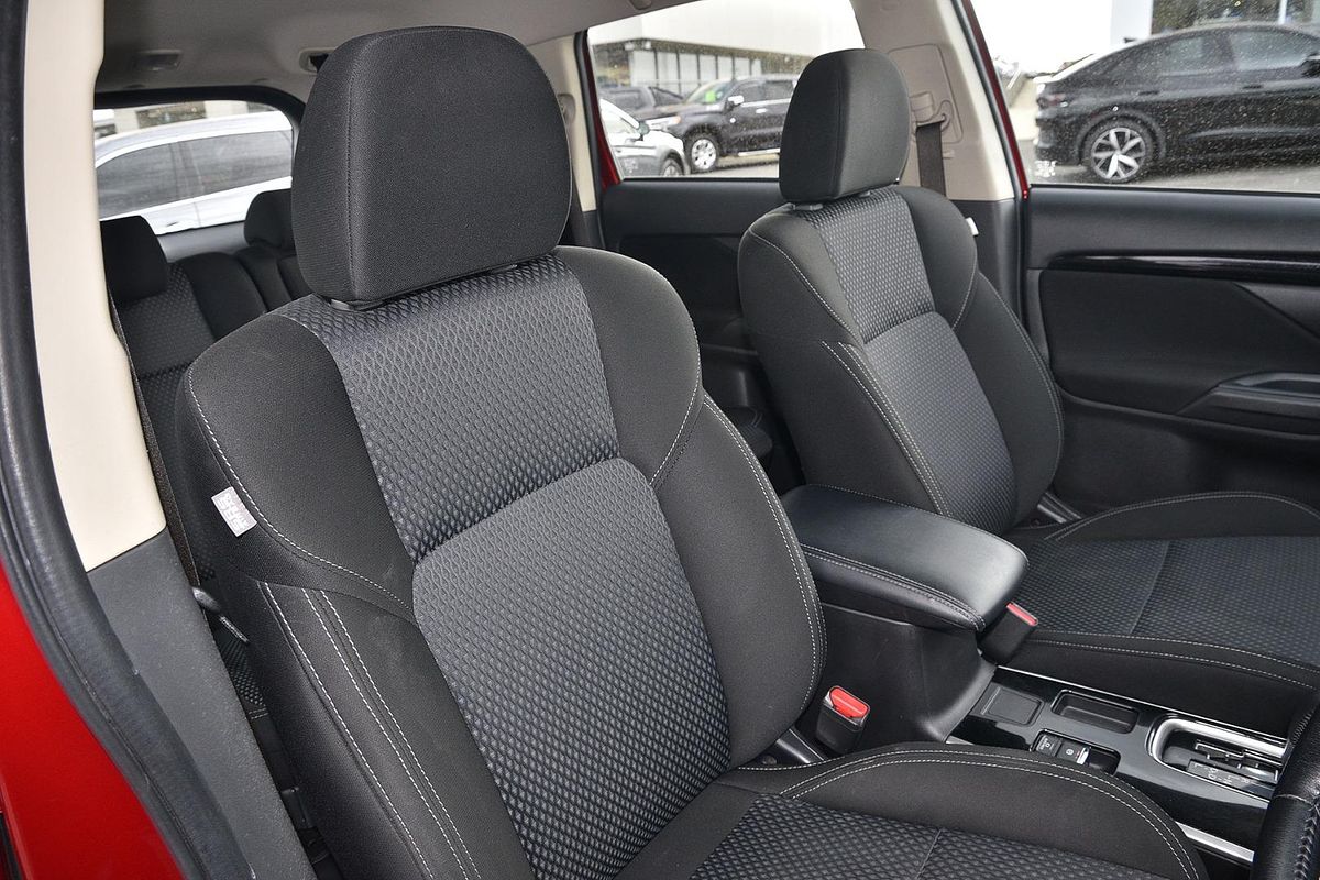 2021 Mitsubishi Outlander ES ZL