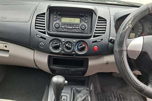 2012 Mitsubishi TRITON GLX (4x4) MN MY12 4X4