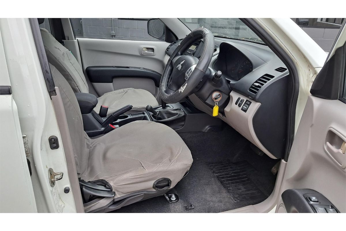 2012 Mitsubishi TRITON GLX (4x4) MN MY12 4X4