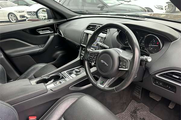 2017 Jaguar F-PACE 20d R-Sport X761