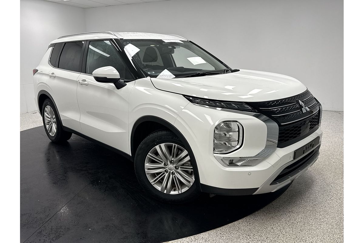 2023 Mitsubishi Outlander LS ZM