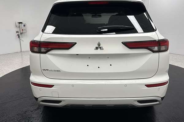 2023 Mitsubishi Outlander LS ZM