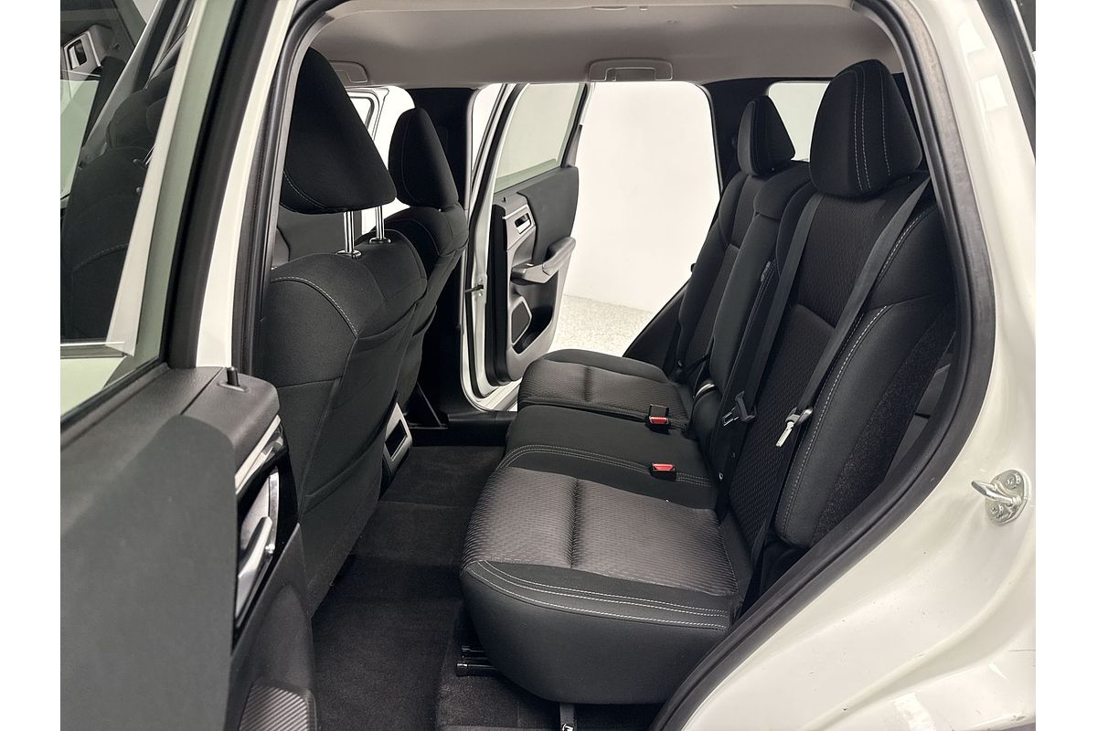 2023 Mitsubishi Outlander LS ZM